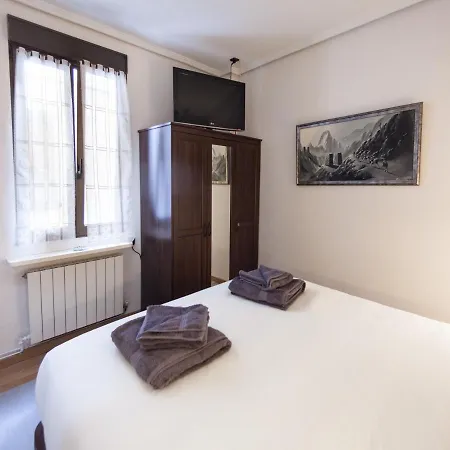 Séjour chez l'habitant Cosy - Guggen º Parking Free *